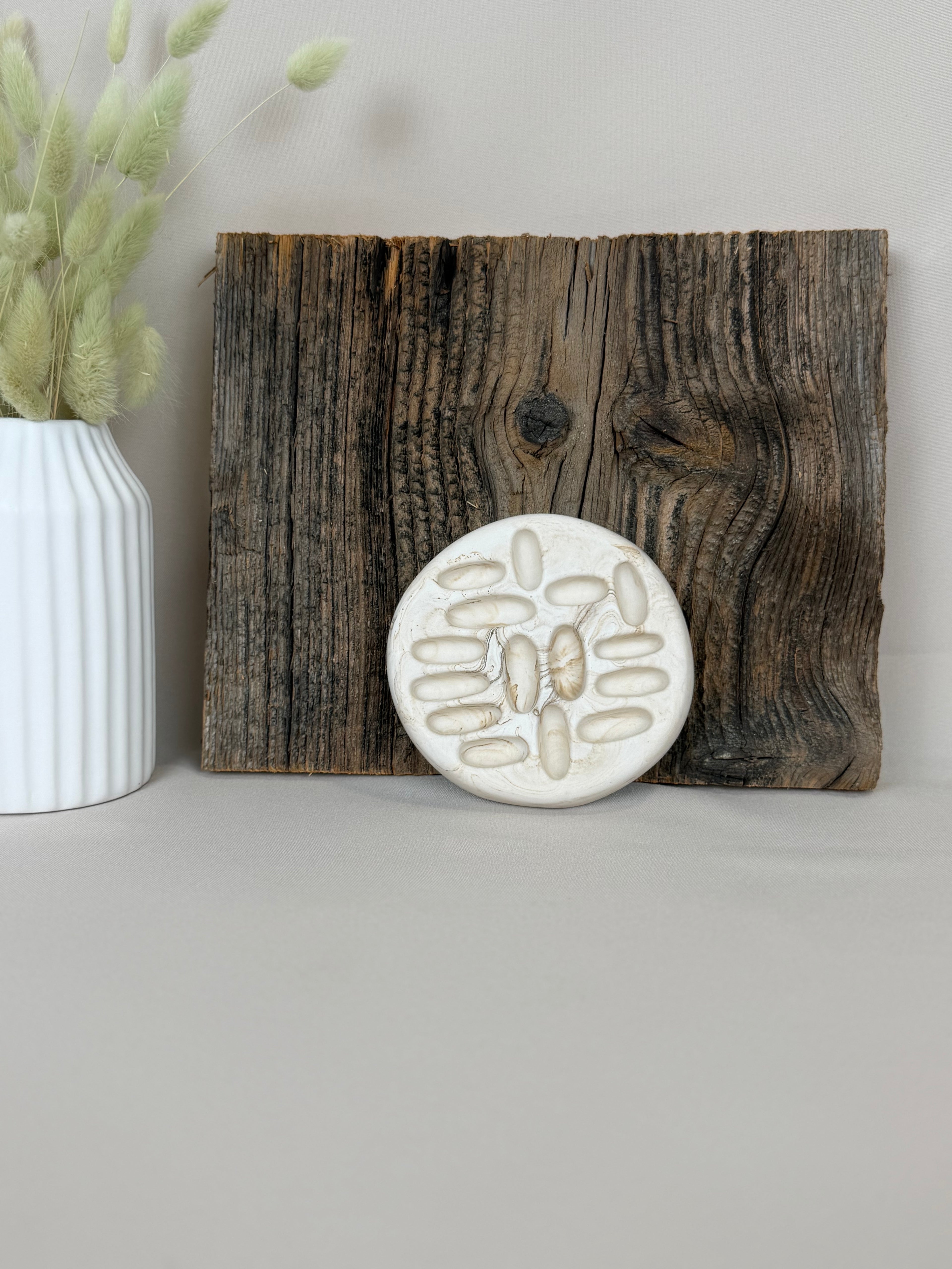 FILO – Organische Jesmonite Ringschale