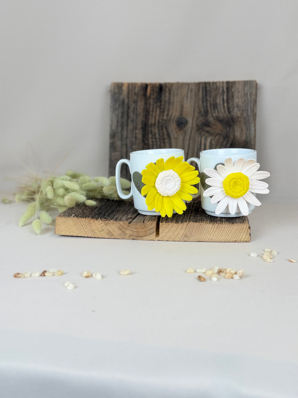Handgemachte Tasse mit Gänseblümchen | Unikat Geschenk