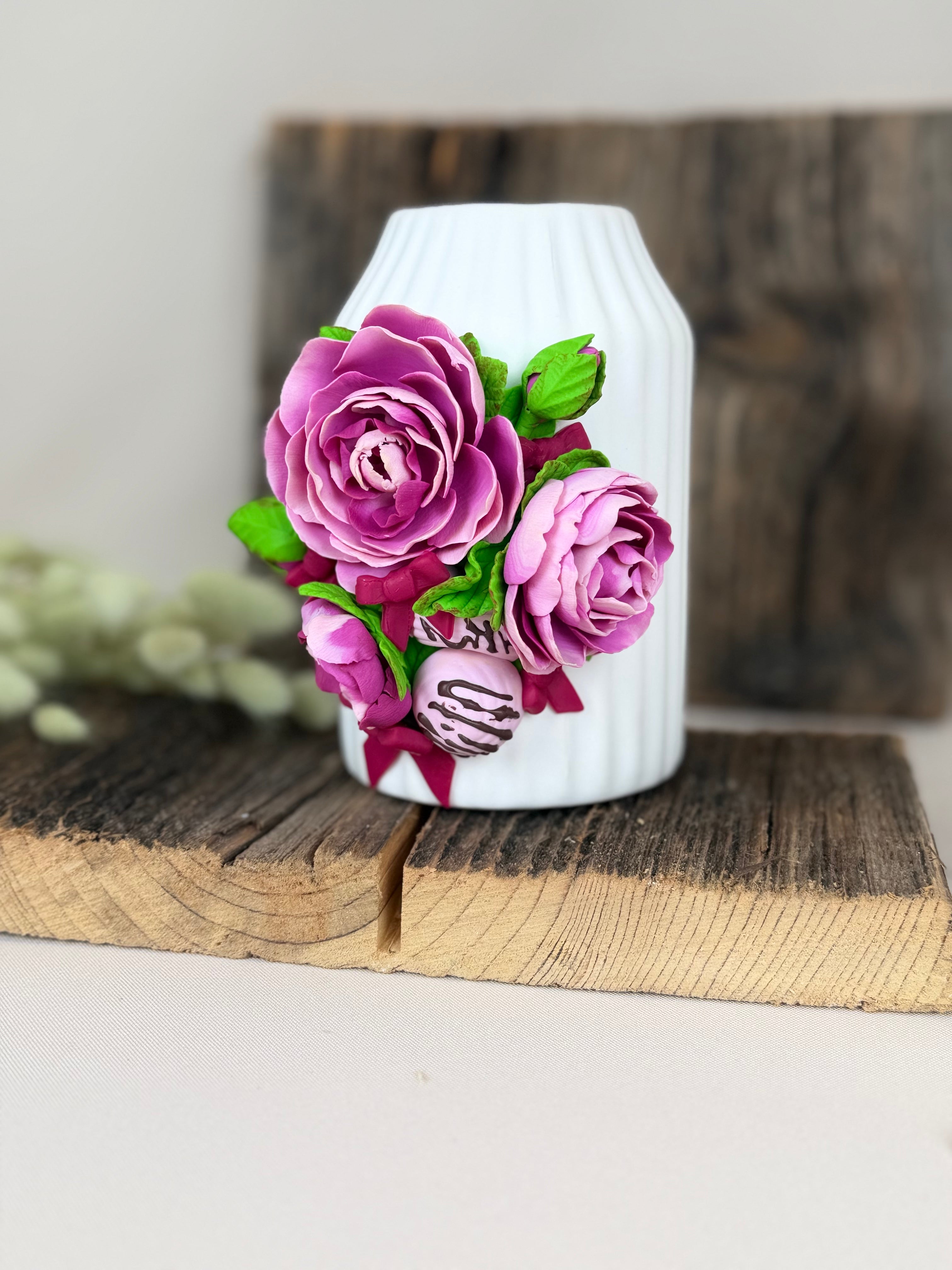 Handgemachte Keramik Vase mit Rosen aus Polymerton – Unikat Dekoration