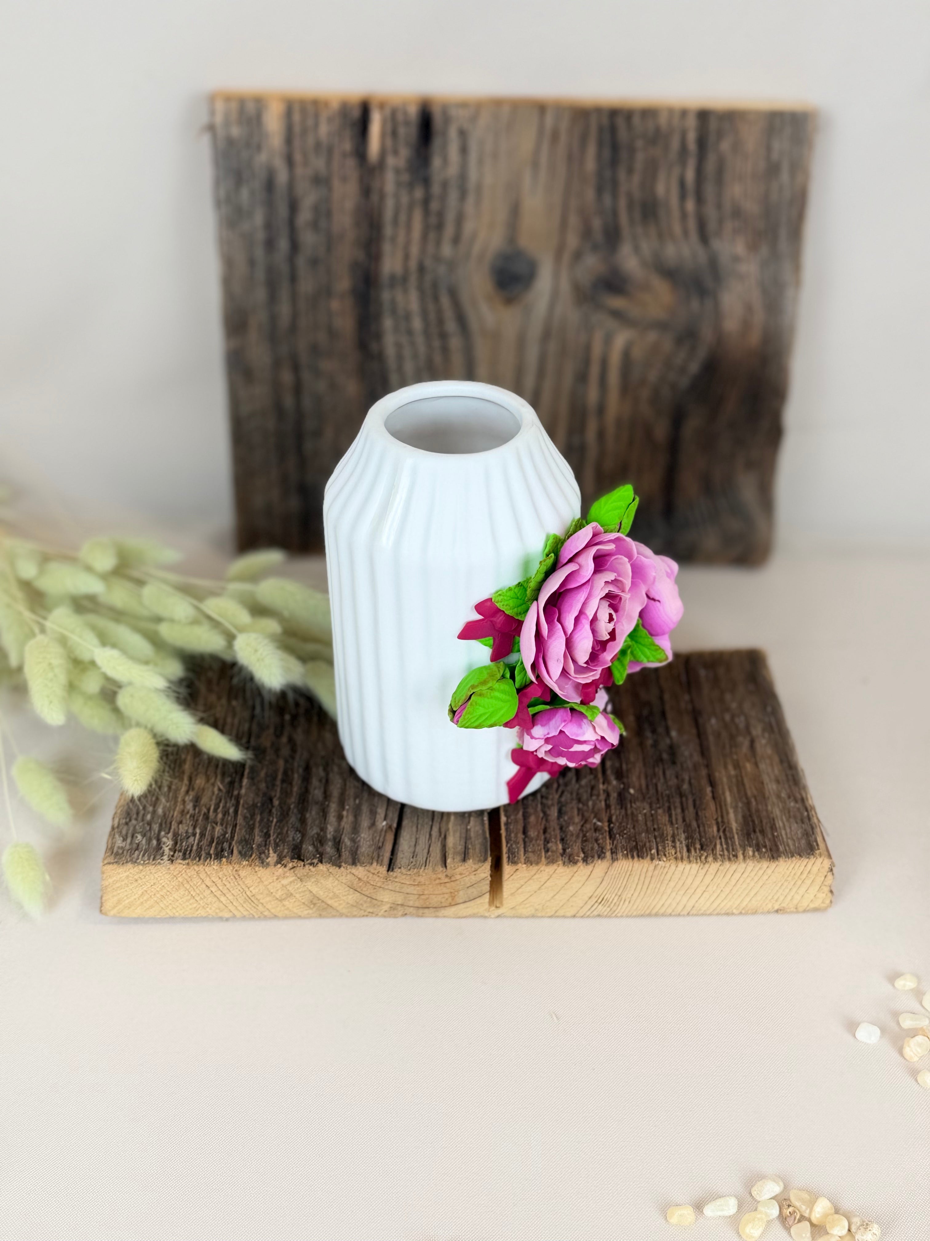 Handgemachte Keramik Vase mit Rosen aus Polymerton – Unikat Dekoration