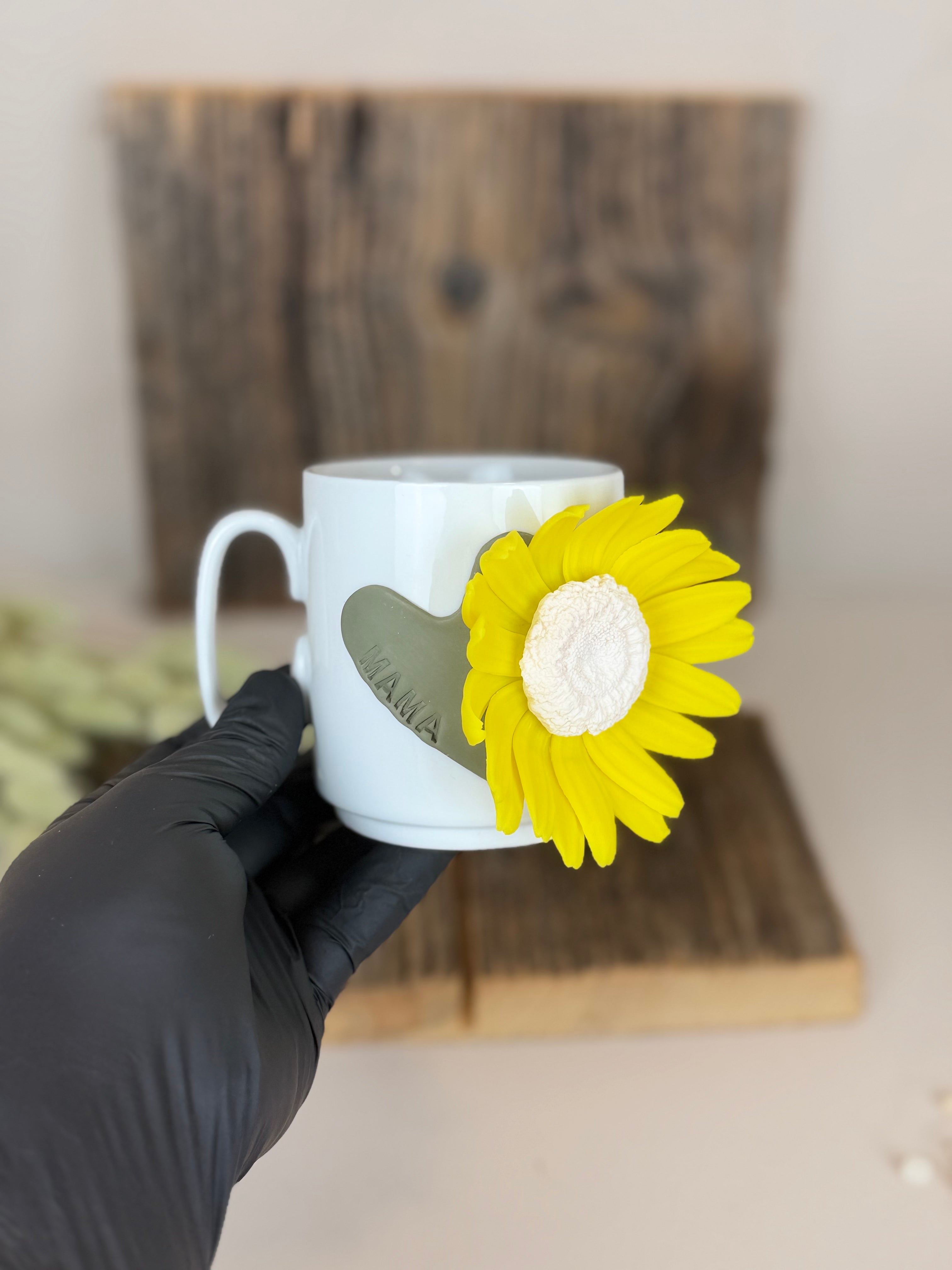 Handgemachte Tasse mit Gänseblümchen | Unikat Geschenk