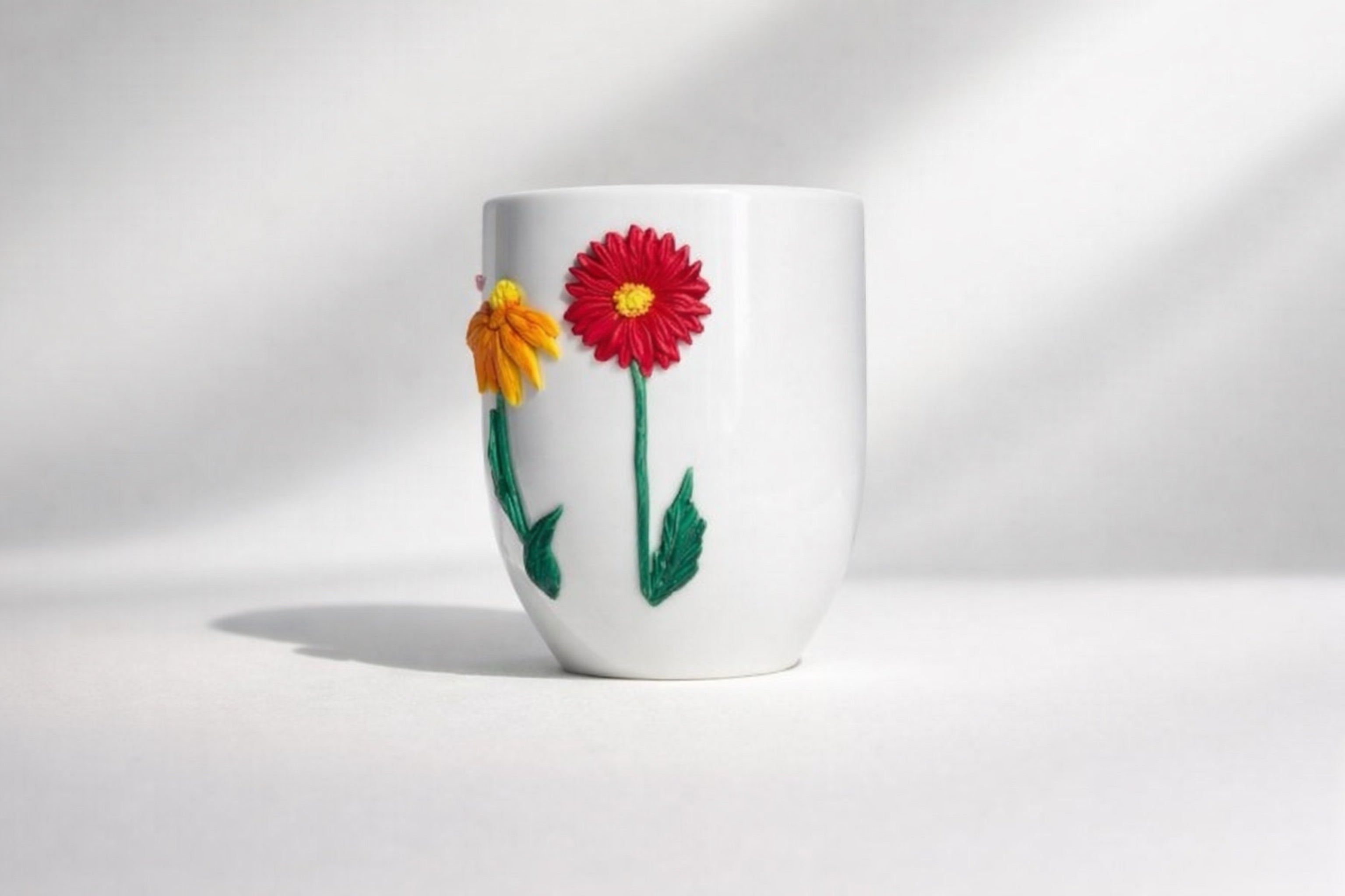 Frühlingsblumen Tasse – handmodelliert aus Polymer Clay